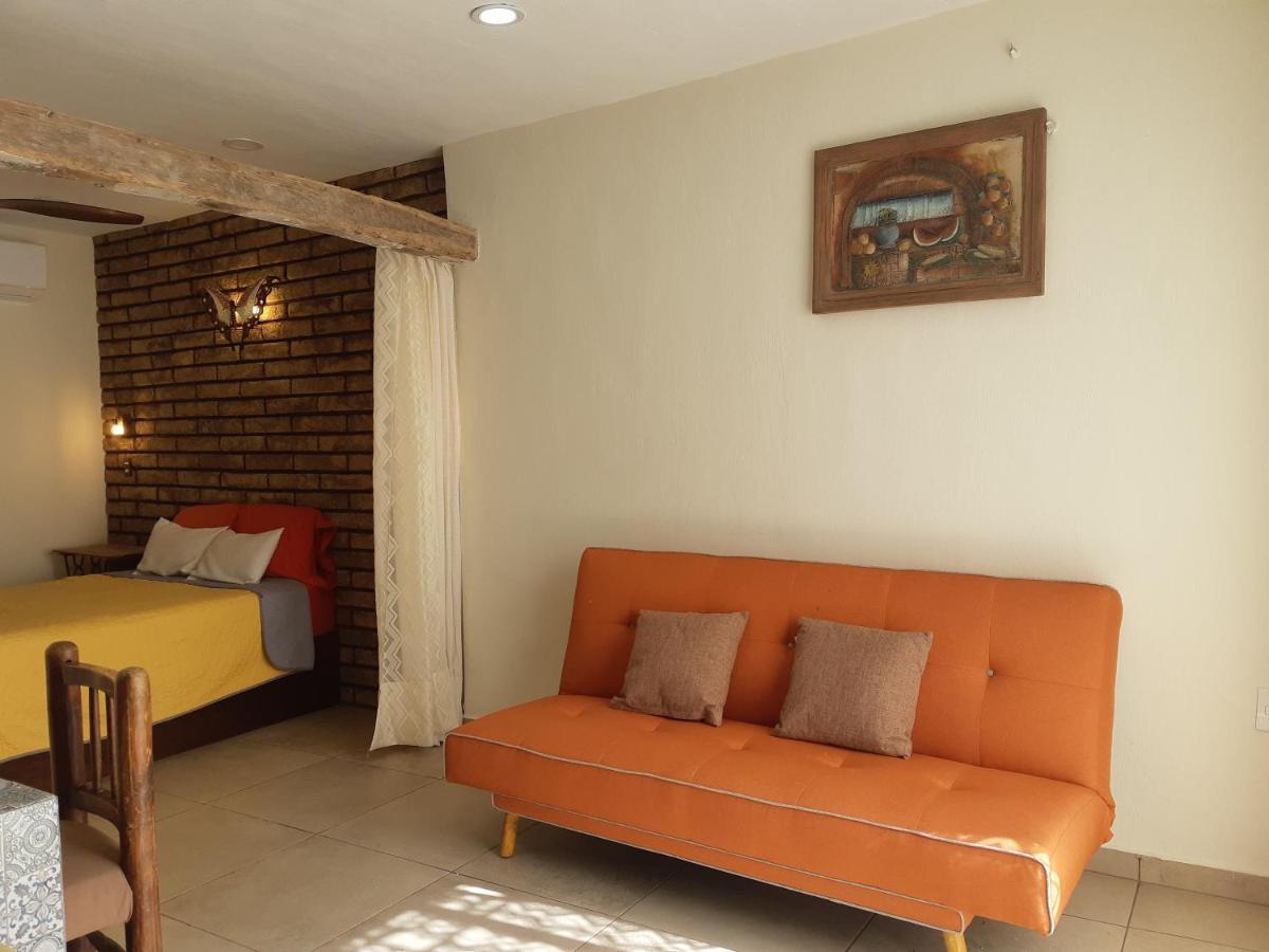 Aguacate Suites Mazatlán Εξωτερικό φωτογραφία